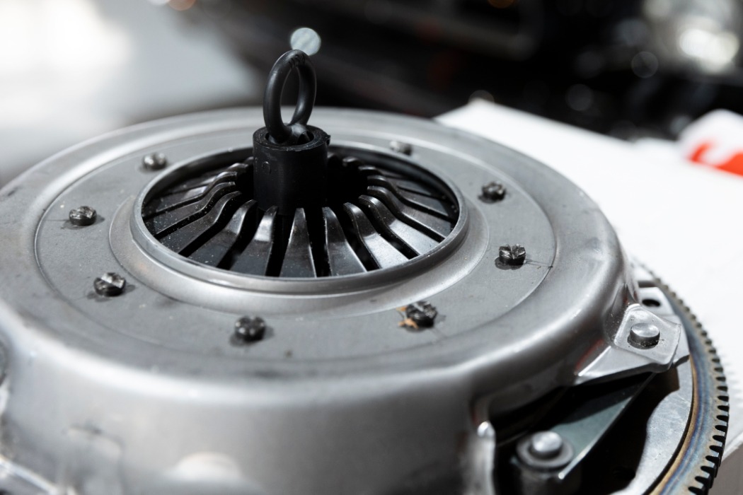 Réparation embrayage véhicule au garage KER-AUTO à Kervignac sur le secteur de Riantec, Hennebont, Languidic, Inzinzac-Lochrist et Brandérion.