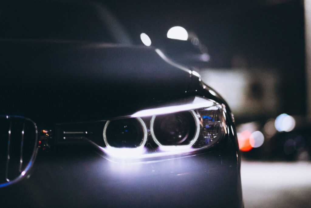 Éclairage, phares, optiques, entretiens, mécanique auto au garage KER-AUTO à Kervignac sur le secteur de Riantec, Hennebont, Languidic, Plouhinec et Brandérion.